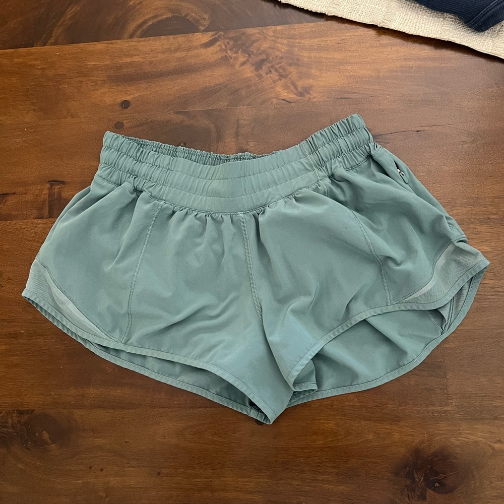 Lululemon Hotty Hot Shorts 2.5”
